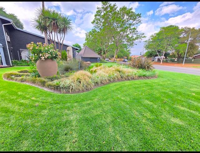 3 BEDROOM HOUSE FOR SALE IN GOLF PARK